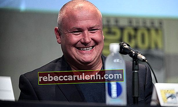Conleth Hill souriant lors du San Diego Comic-Con International 2015 pour 'Game of Thrones' en juillet 2015