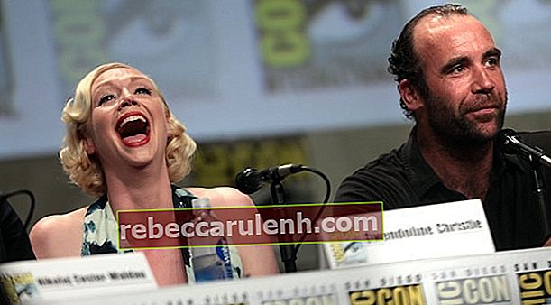 Рори Маккан с Гуендолин Кристи в Сан Диего Comic-Con International за „Игра на тронове“ през юли 2014 г.