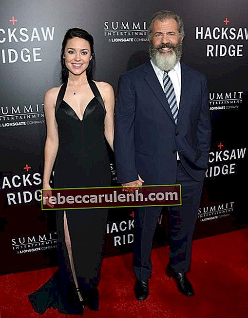 Mel Gibson avec Rosalind Ross à la projection de Hacksaw Ridge en octobre 2016