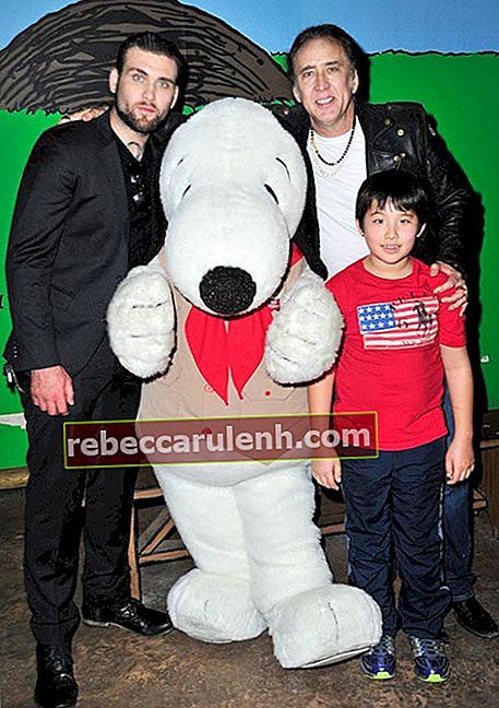 Nicolas Cage à Knott's Berry Farm avec ses fils Weston (à gauche) et Kal-El le 12 septembre 2015