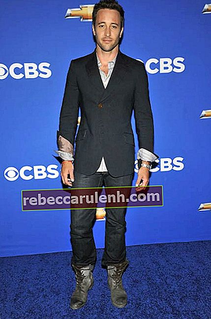 Алекс О'Лоулин на събитието на CBS Cruze Into The Fall през септември 2010 г.
