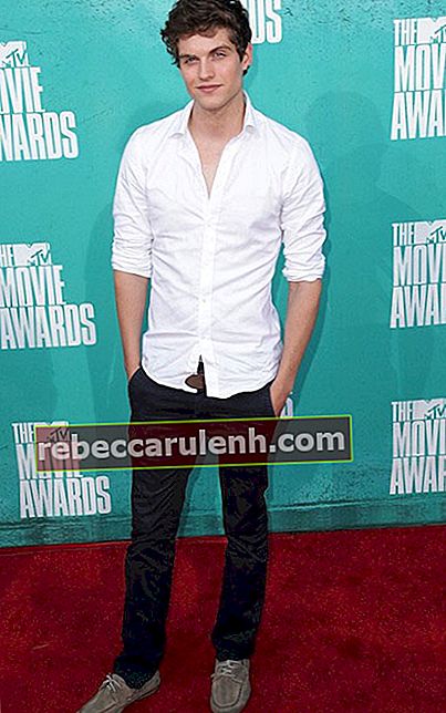 Daniel Sharman aux MTV Movie Awards 2012.