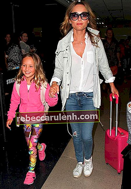 Giada De Laurentiis und Tochter Jade Thompson bei einem Familienausflug in LAX am 17. August 2016