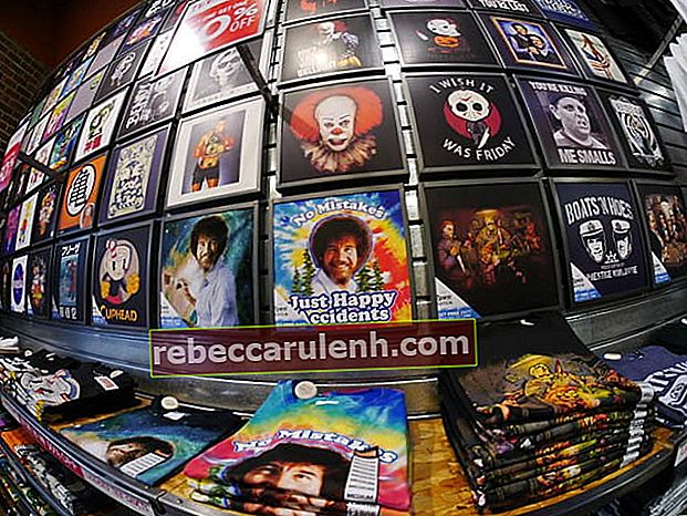 Тениски на Боб Рос в Spencers в East Wenatchee, както се вижда през 2018 г.