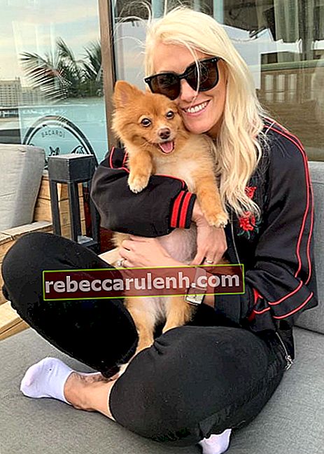 Supercar Blondie z psem na zdjęciu w lipcu 2019 r