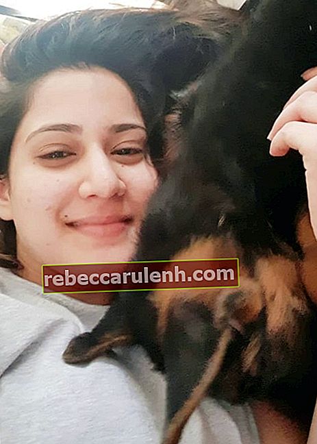 Aditi Rathore aus einem Selfie mit ihrem Hund Jerry, das im Dezember 2018 aufgenommen wurde