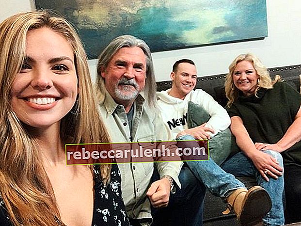 Hannah macht im Juli 2019 ein Selfie mit ihren Eltern und ihrem Bruder Patrick