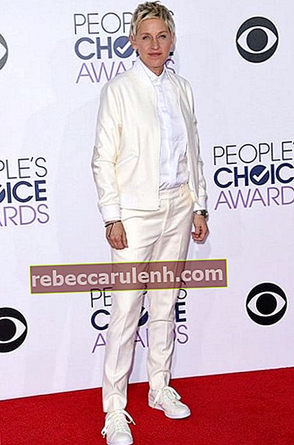 L'humoriste, animatrice et actrice Ellen DeGeneres arrive au People's Choice Awards au Nokia Theatre de Los Angeles, janvier 2015