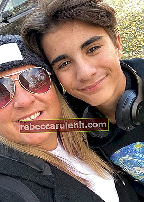 Jayden Haueter en selfie avec sa mère en octobre 2019